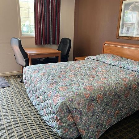 Aaron Motel Portland Bagian luar foto