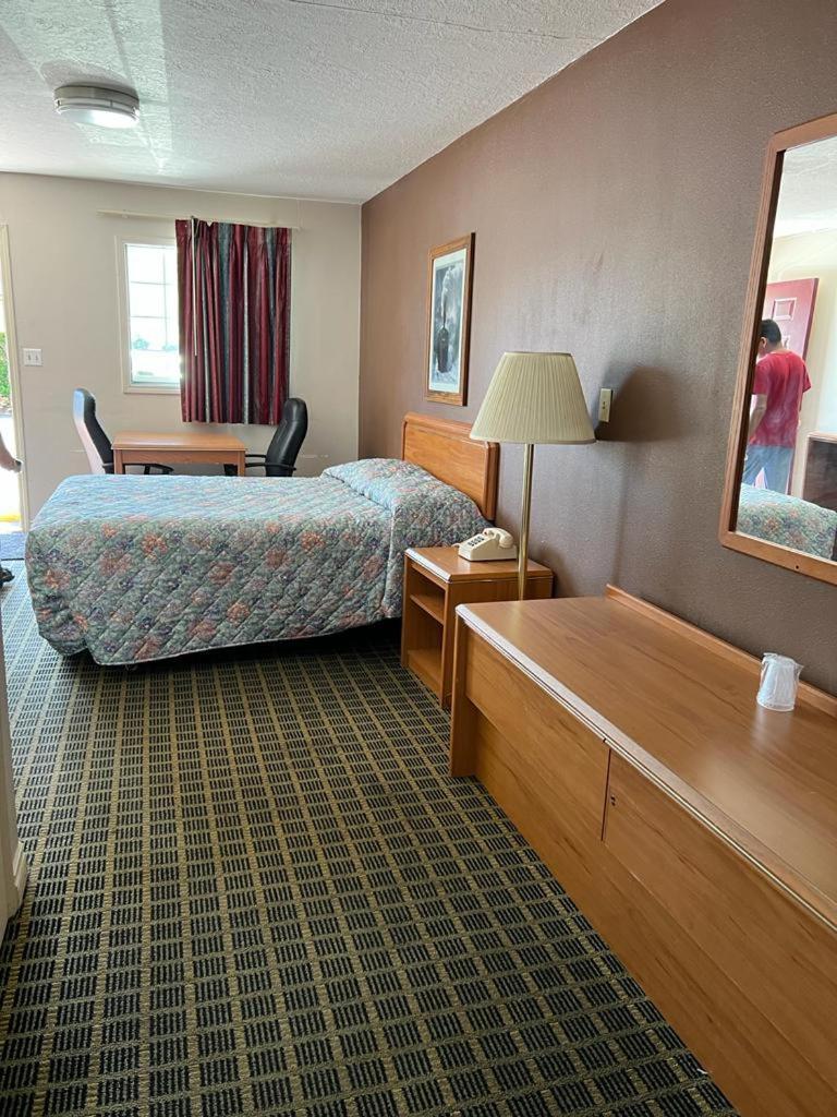 Aaron Motel Portland Bagian luar foto