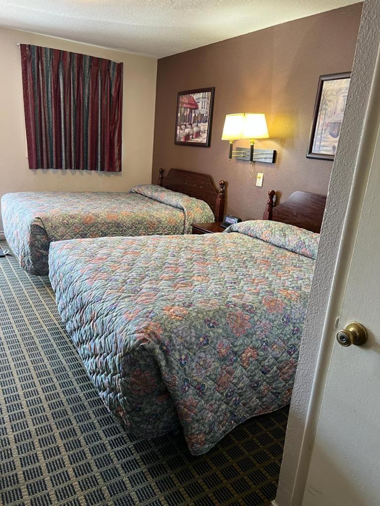 Aaron Motel Portland Bagian luar foto
