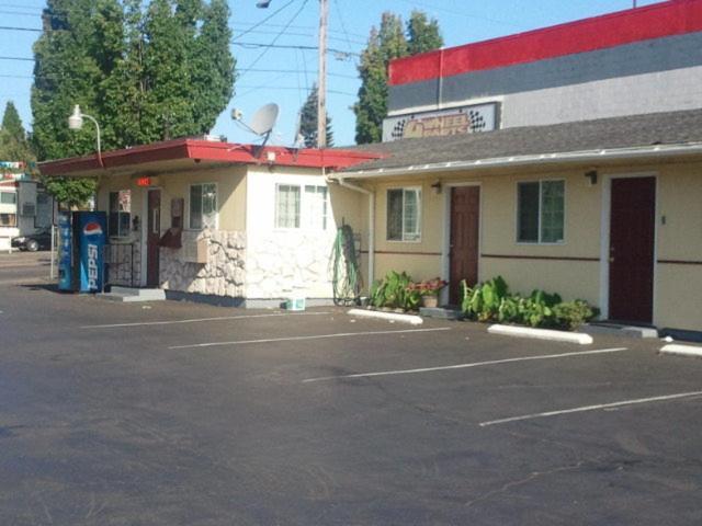Aaron Motel Portland Bagian luar foto